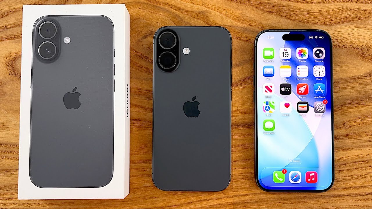 iPhone 17 Unboxing and First Impressions