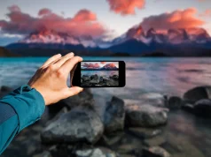 The Evolution and Mechanics of the Smartphone Camera